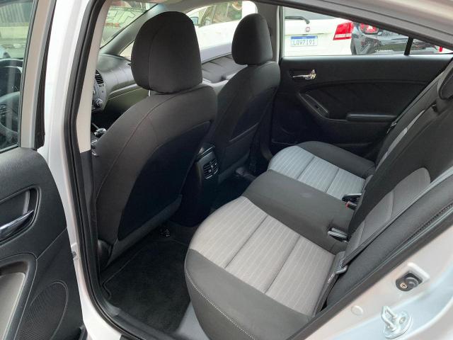 KIA CERATO 2014/2015 1.6 SX 16V FLEX 4P AUTOMÁTICO - Foto 10