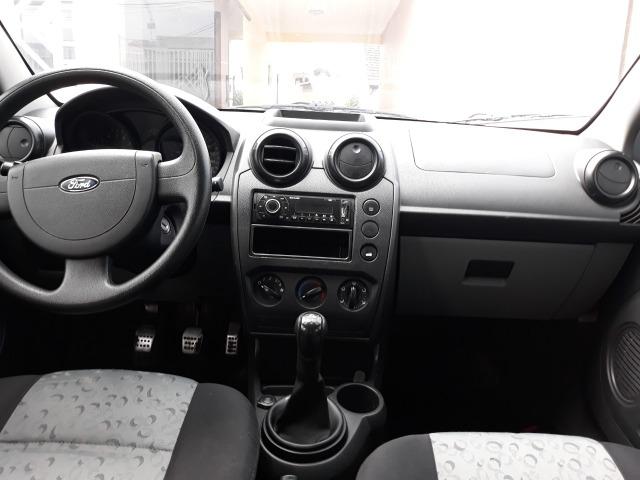 Fiesta 1.0 8v Flex 4p - Troca por Moto - Foto 9