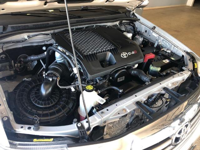 Toyota Hilux SW4 5 lugares - absolutamente impecável - Foto 13