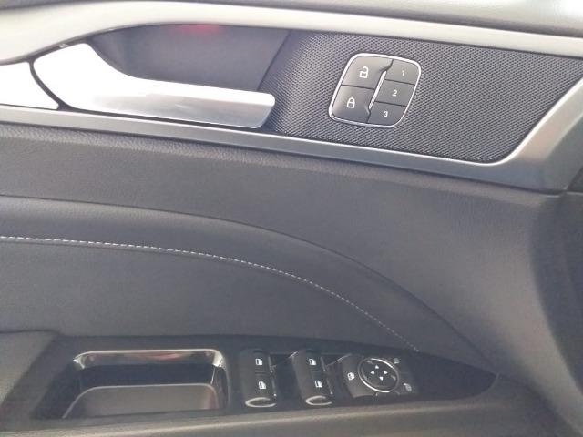 Ford Fusion Titanium Plus AWD Branco, com Teto, 4 pneus novos - Foto 13
