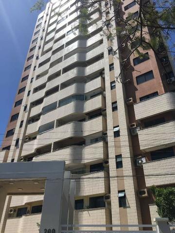 AP1037 Edifício Iran Rabelo, apartamento na Varjota, 3 suítes, 2 vagas, projetado