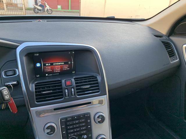 Volvo XC60 Kinetic - Diesel - Foto 16