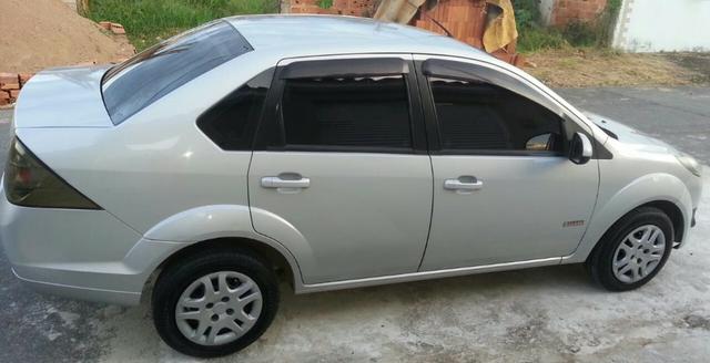 Ford Fiesta Sedan 2011 - Completo - GNV - Foto 4