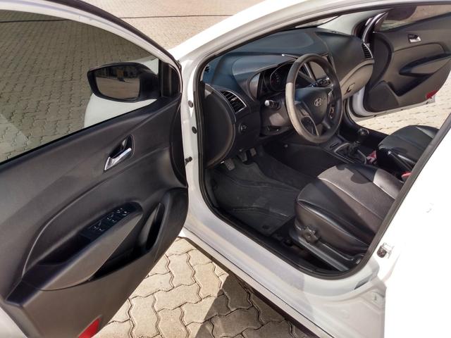 Hyundai HB20 1.0 Comfor Spicy ano 2015 - Foto 8