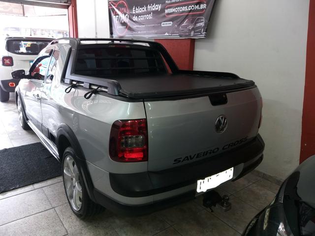 Vw Saveiro Cross Gnv troco carro ou moto maior ou menor valor e financi - Foto 2