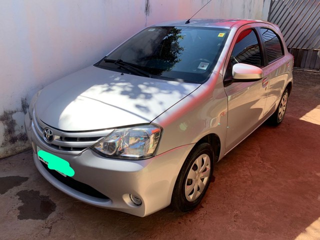 TOYOTA ETIOS 2014 XS COMPLETO