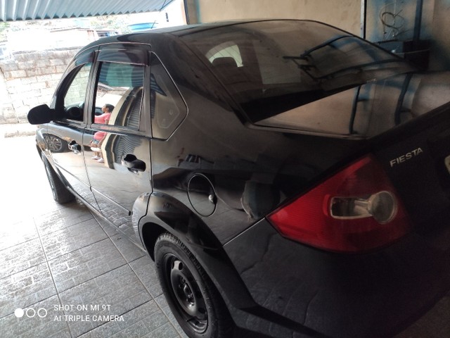 VENDO FIESTA SEDAN