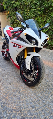 YAMAHA YZF R1 SERIE ESPECIAL 2009. DIVERSOS UPGRADES ÚNICA NO BR BAIXÍSSIMA KM