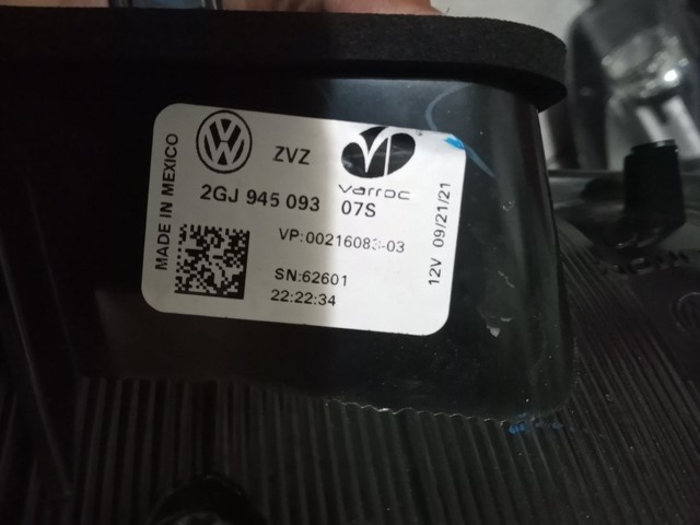 Lanterna da tampa traseira esquerda Volkswagen Taos  - Foto 3