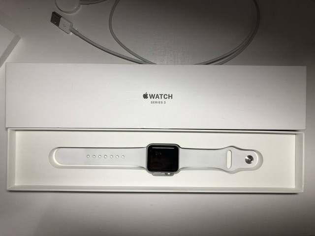 Apple Watch Série 3 - 38mm - Branco e prata - Foto 5