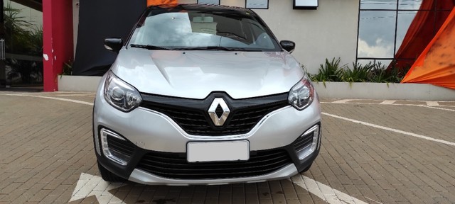 Renault Captur life com todos opcionais da Zen 1.6 Automatico Prata Com Teto Preto 2019   - Foto 7