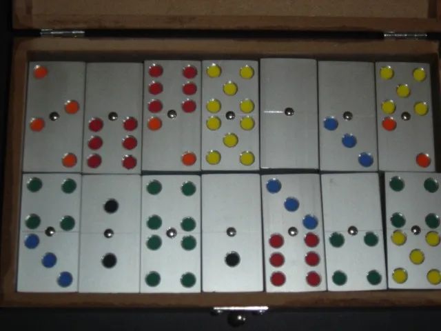 3 jogos de domíno alumínio colorido - Hobbies e coleções - Cobilândia, Vila  Velha 1249217791