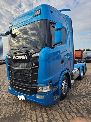 Kit 2 Caminhão de Coleção Trucado 6x2 Volvo Fh 500 + Scania R730