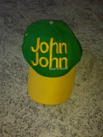 Boné John John