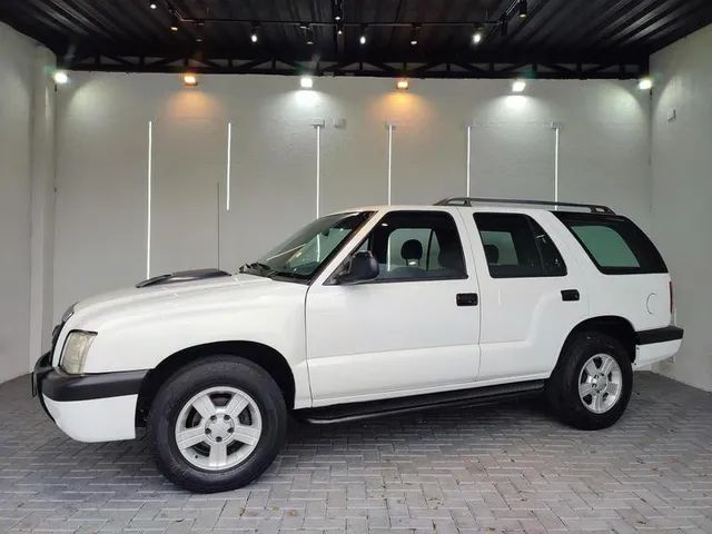 Chevrolet Blazer 2.4 4x2 em Curitiba