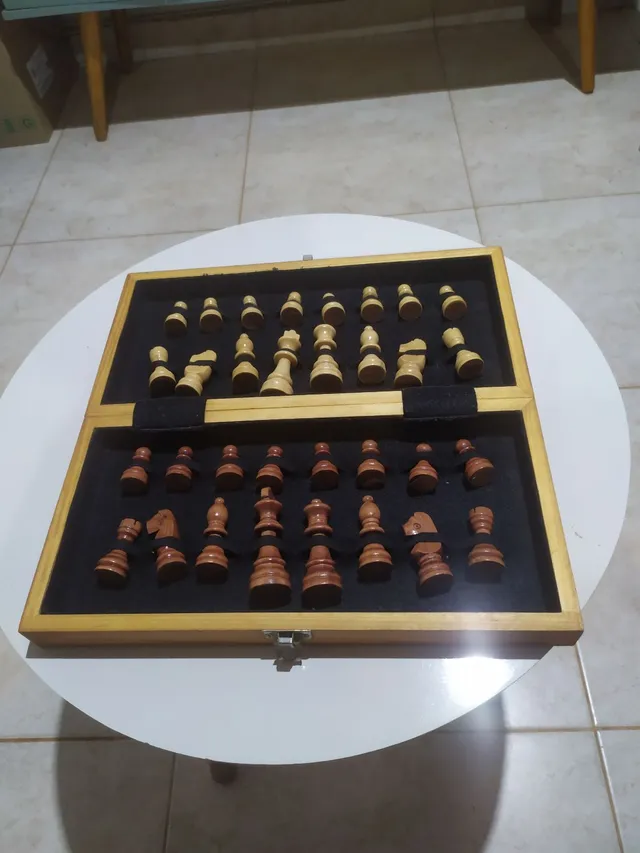 Jogo Xadrez em Madeira de Oliveira maciço - Vintage Ajuda • OLX