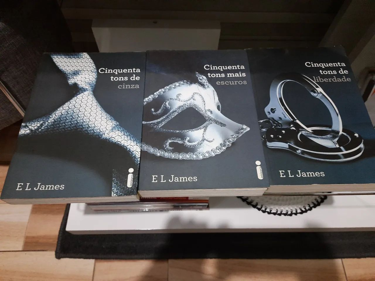 Cinquenta Tons de Liberdade - E.L. James (Livro) - Foto 4