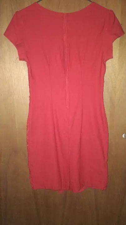 Vestido Vermelho com Detalhes em Renda lindo - Foto 5