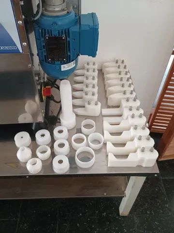 Equip. fábrica de Salgados: Modeladora + Masseira+ kit doce 220V - Foto 2