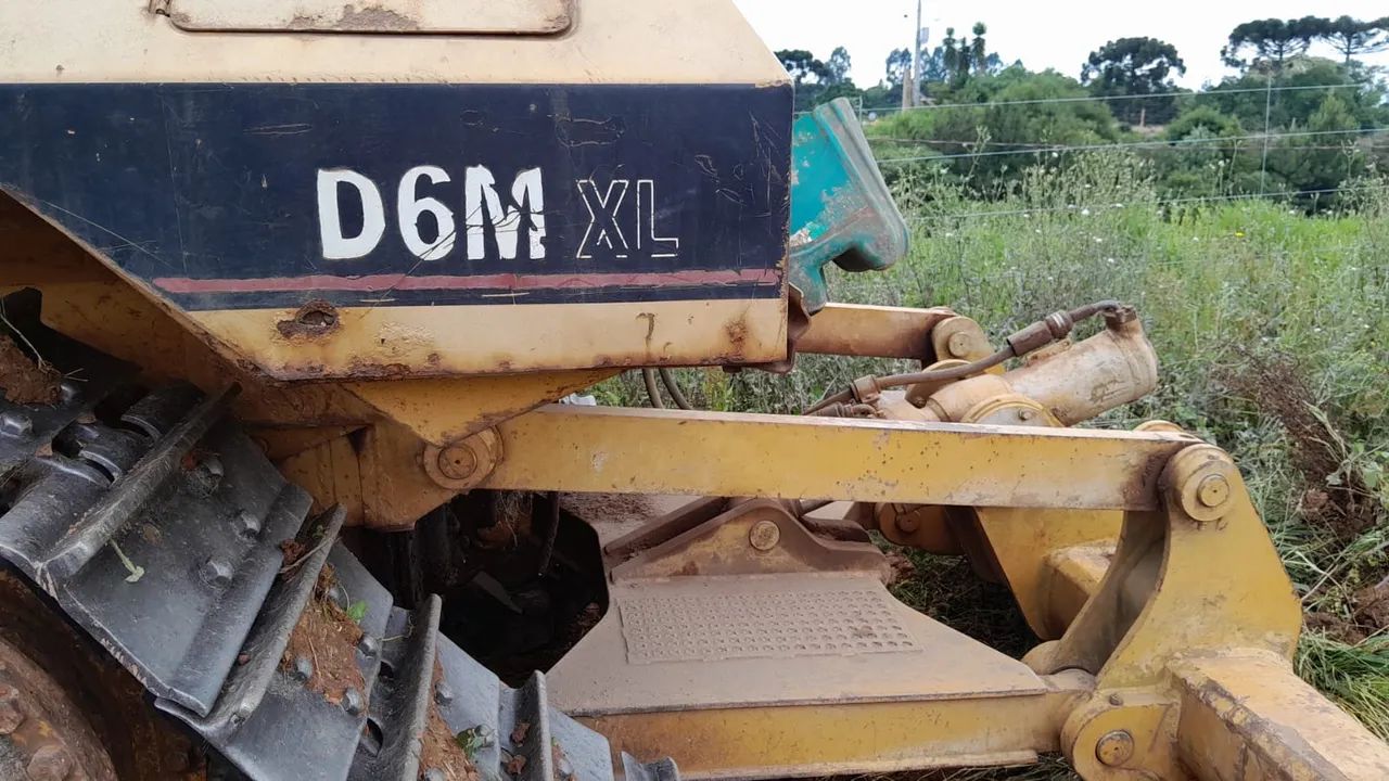 Trator de Esteira Caterpillar D6M XL Ano 2001 - Foto 2