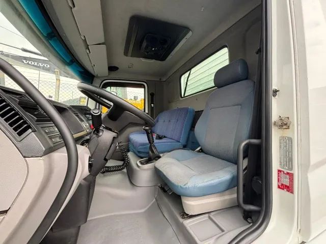 Volkswagen 15-180 Constellation com Baú 7 metros - Foto 7