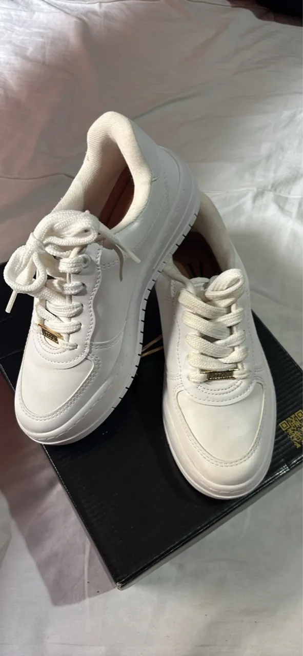 Tênis feminino