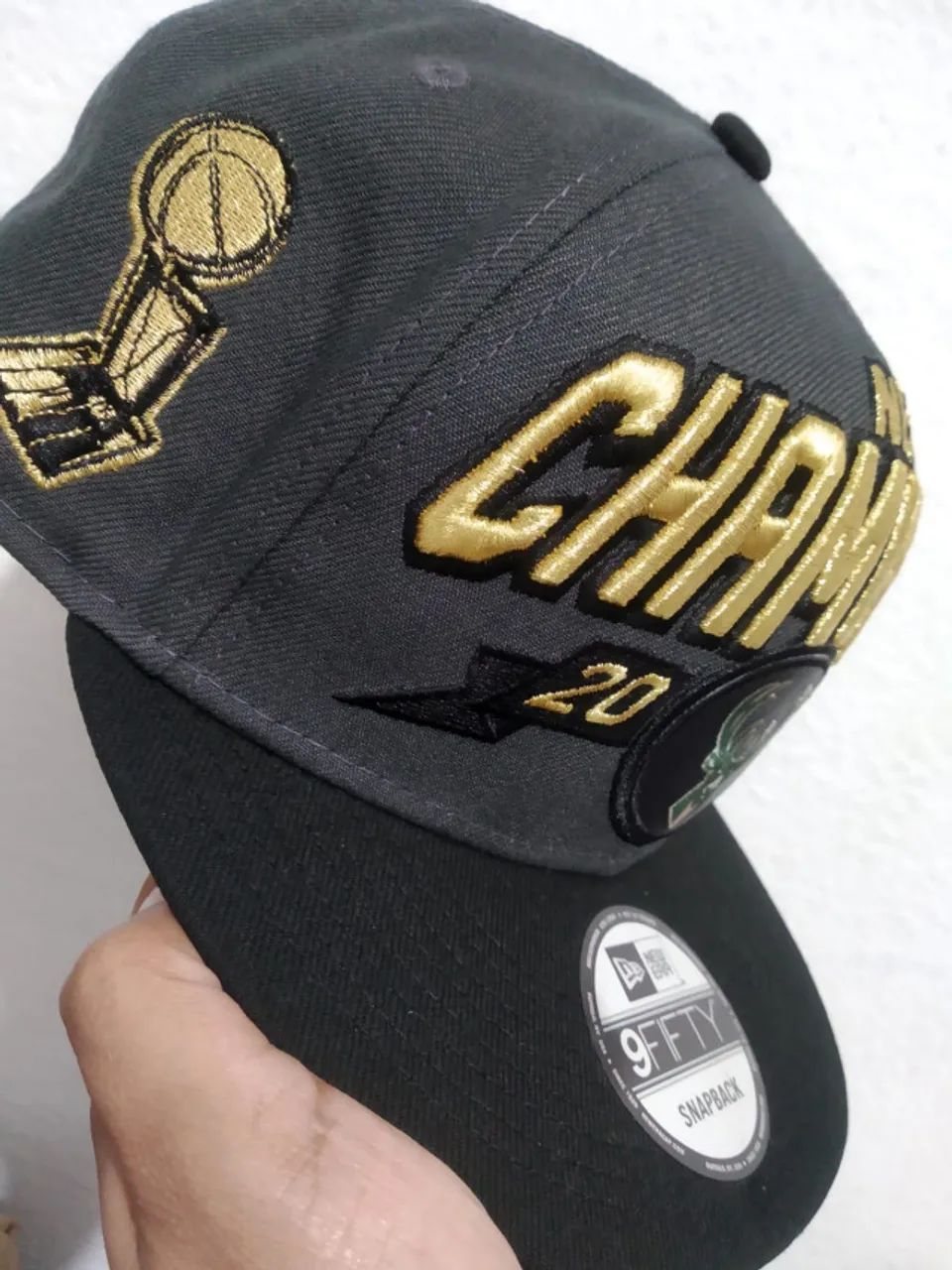 Boné Original New Era Milwaukee Bucks Campeão NBA Oficial De Quadra