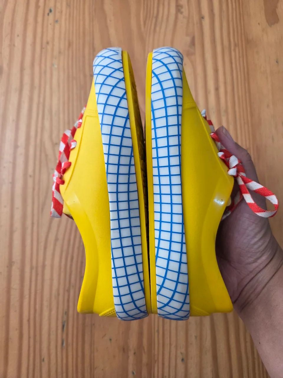 Tênis Mini Melissa x Fabula Amarelo BR 28 - Foto 4