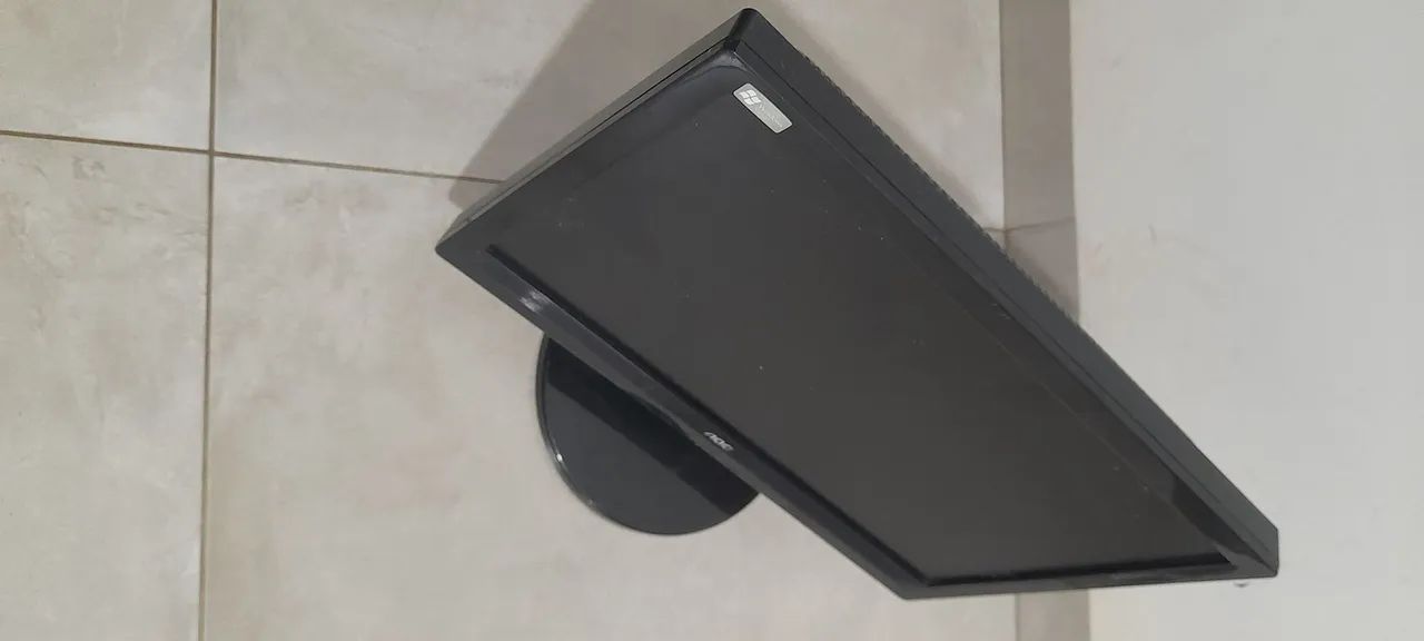 VENDO LOTE DE MONITORES OU A UNIDADE INDIVIDUAL- WHATS 14982-19-6027 FUNCIONANDO OK - Foto 2