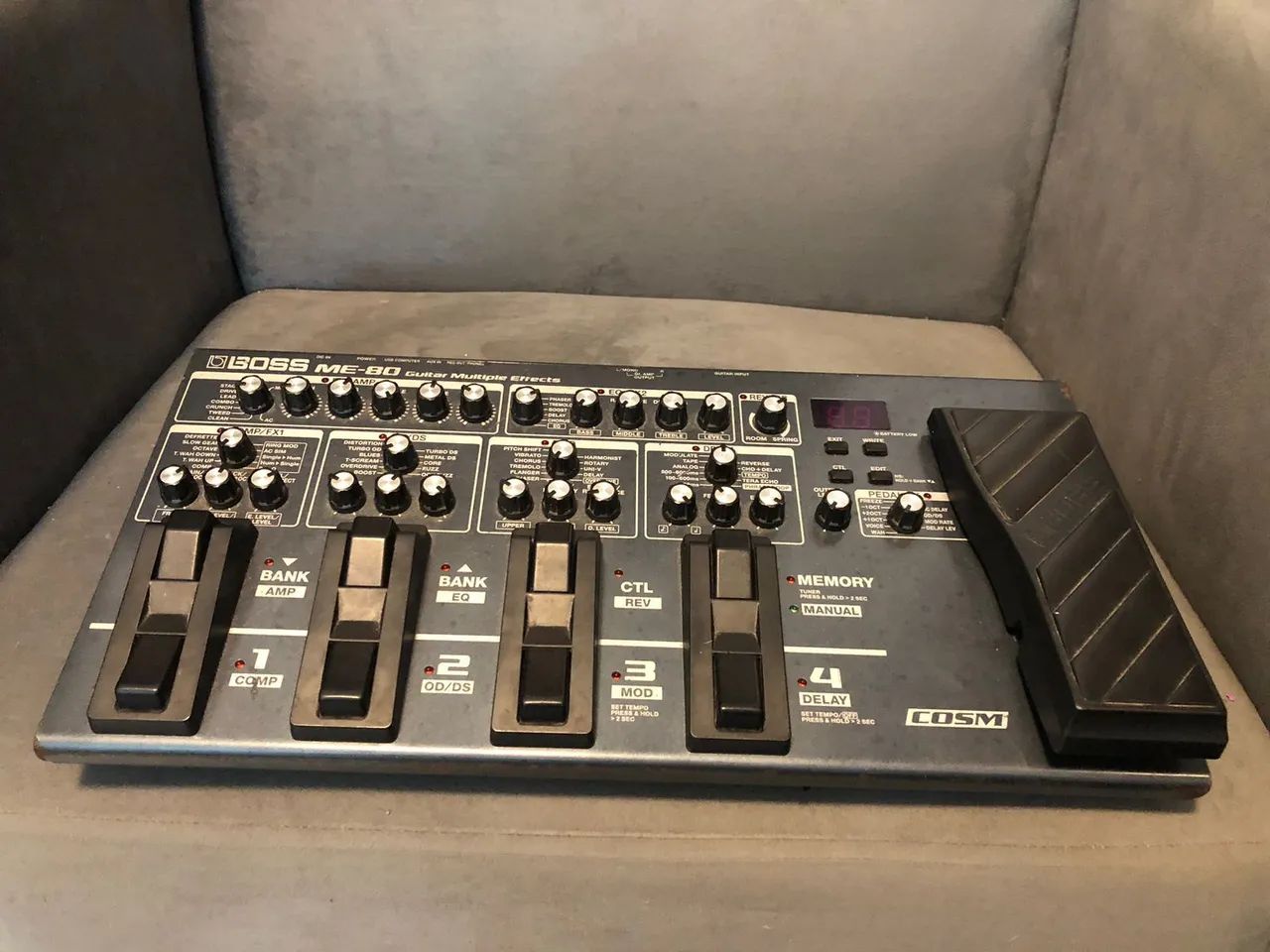 Pedal de efeitos Boss ME-80