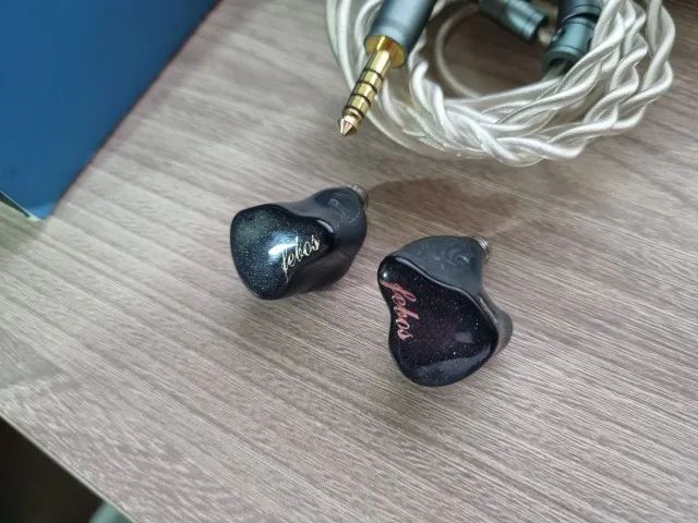 Hisenior Mega5est 7th Anniversary - Fones de Ouvido - Condomínio