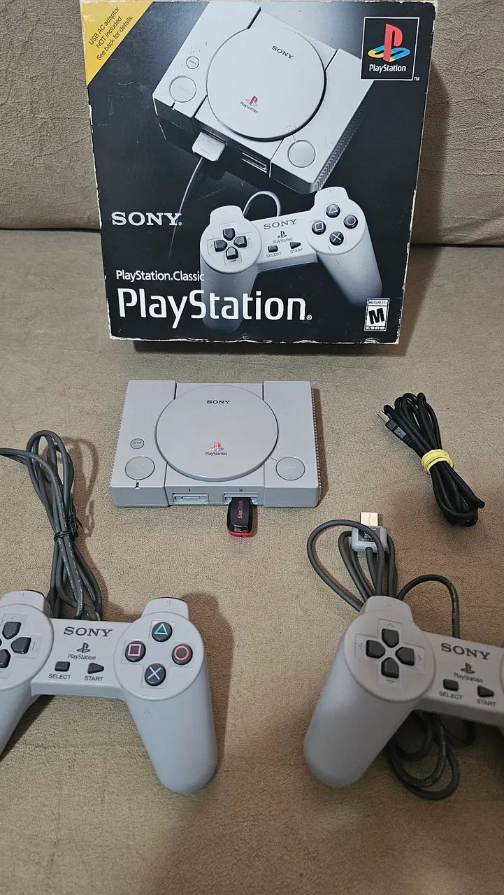SONY PLAYSTATION MINI LOTADO DE JOGOS 