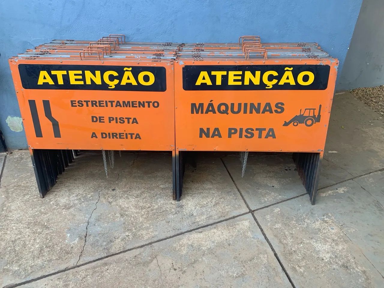 Kit placas de sinalização tipo cavalete - 1,00x1,00m - Foto 2