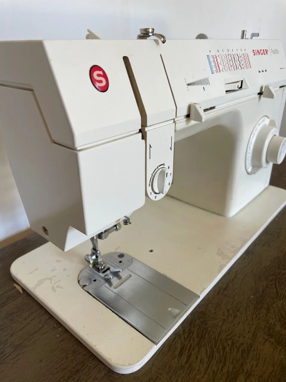 Máquina de costura Singer  - Foto 2