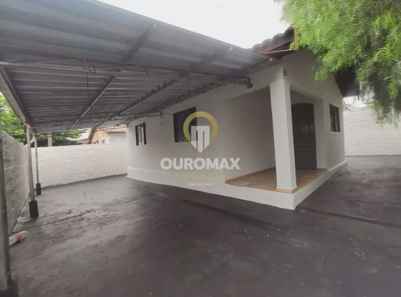 Casa com 2 dormitórios para alugar, por R$ 900/mês - Parque Minas Gerais - Ourinhos/SP.