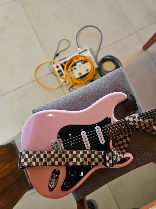 Guitarra Squier Turbinada