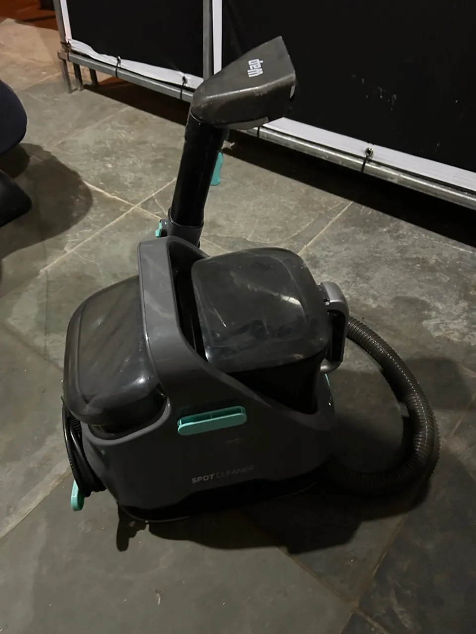 Aspirador de Limpeza de Estofados Portátil - Spot Cleaner