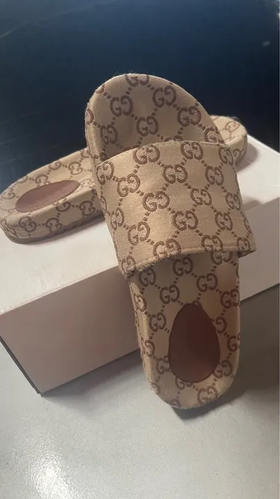 Chinelo Gucci GG