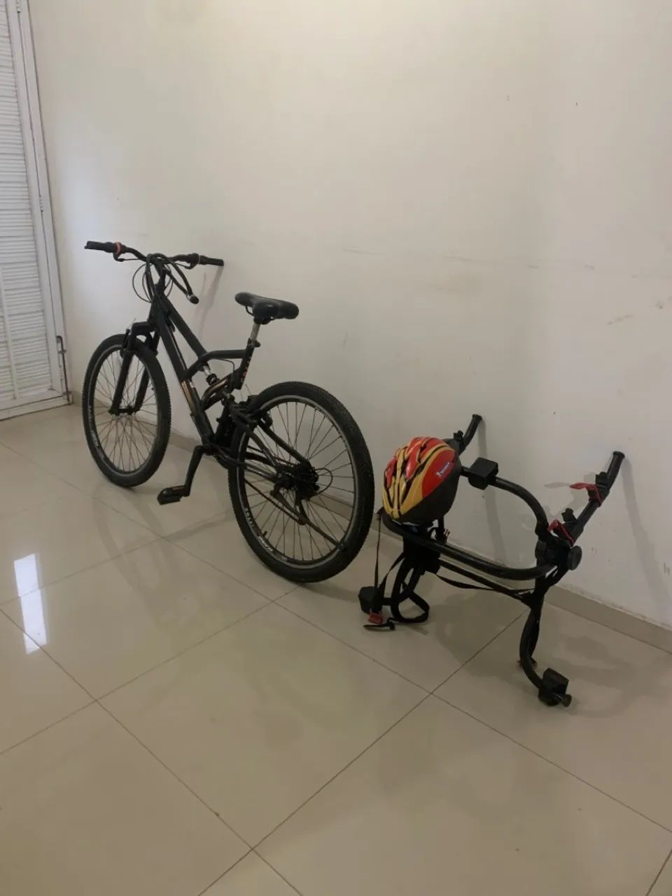 BICICLETA ARO 26 COM SUSPENSÃO - Foto 5