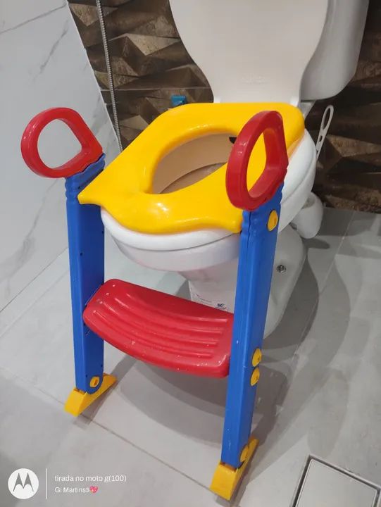 Assento de Vaso Sanitário Infantil com Degraus - usado com 1 brinde - Foto 2