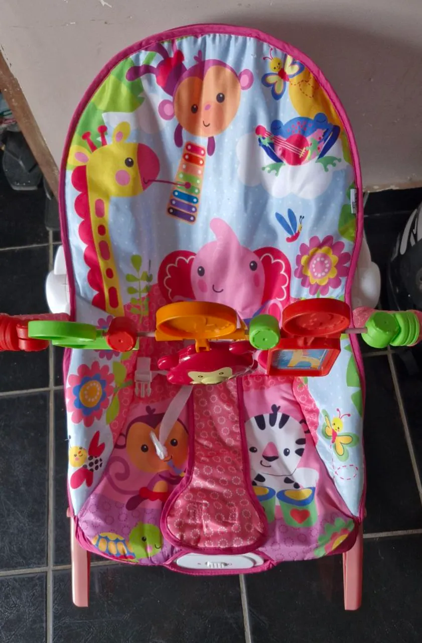 Cadeira de Descanso Fisher-Price com brinquedos