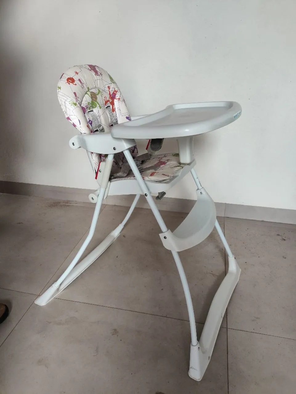 Cadeira Infantil Dobrável com Bandeja