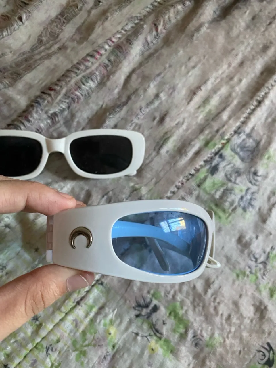 Óculos de sol branco com lua