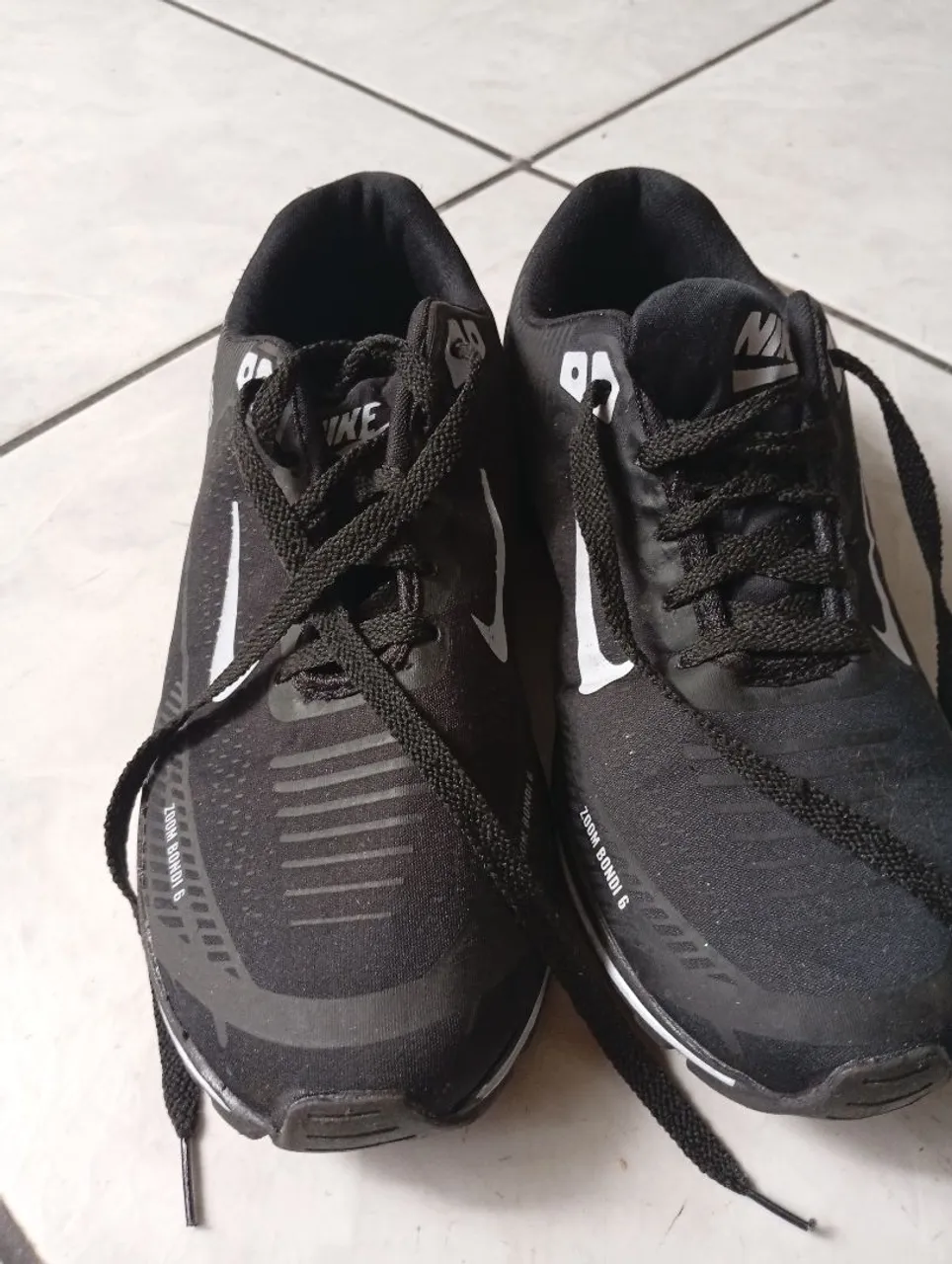 Tênis Nike Zoom Bondi 6 - Preto