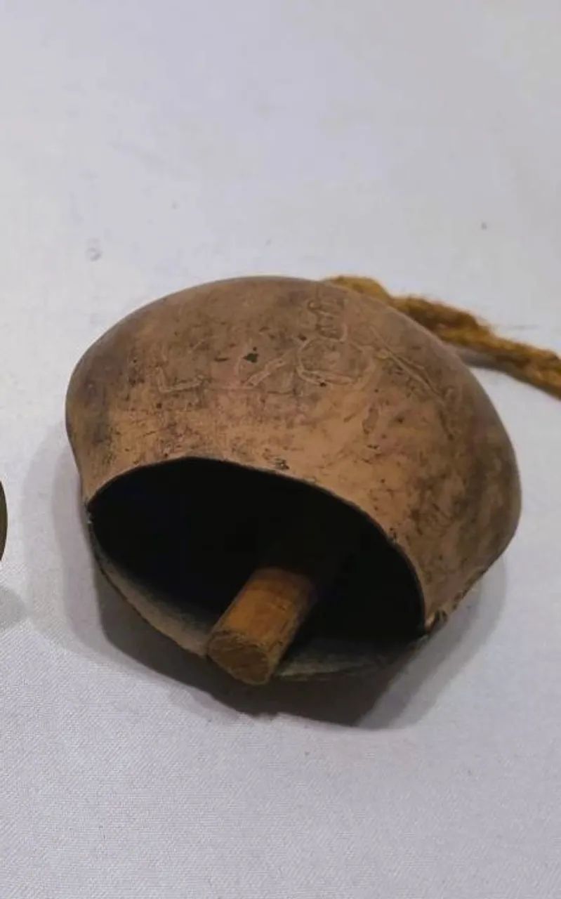 Antigo Sino Carvoeiro feito em Latão de cabra/gado badalo longo de madeira *Descrição - Foto 2