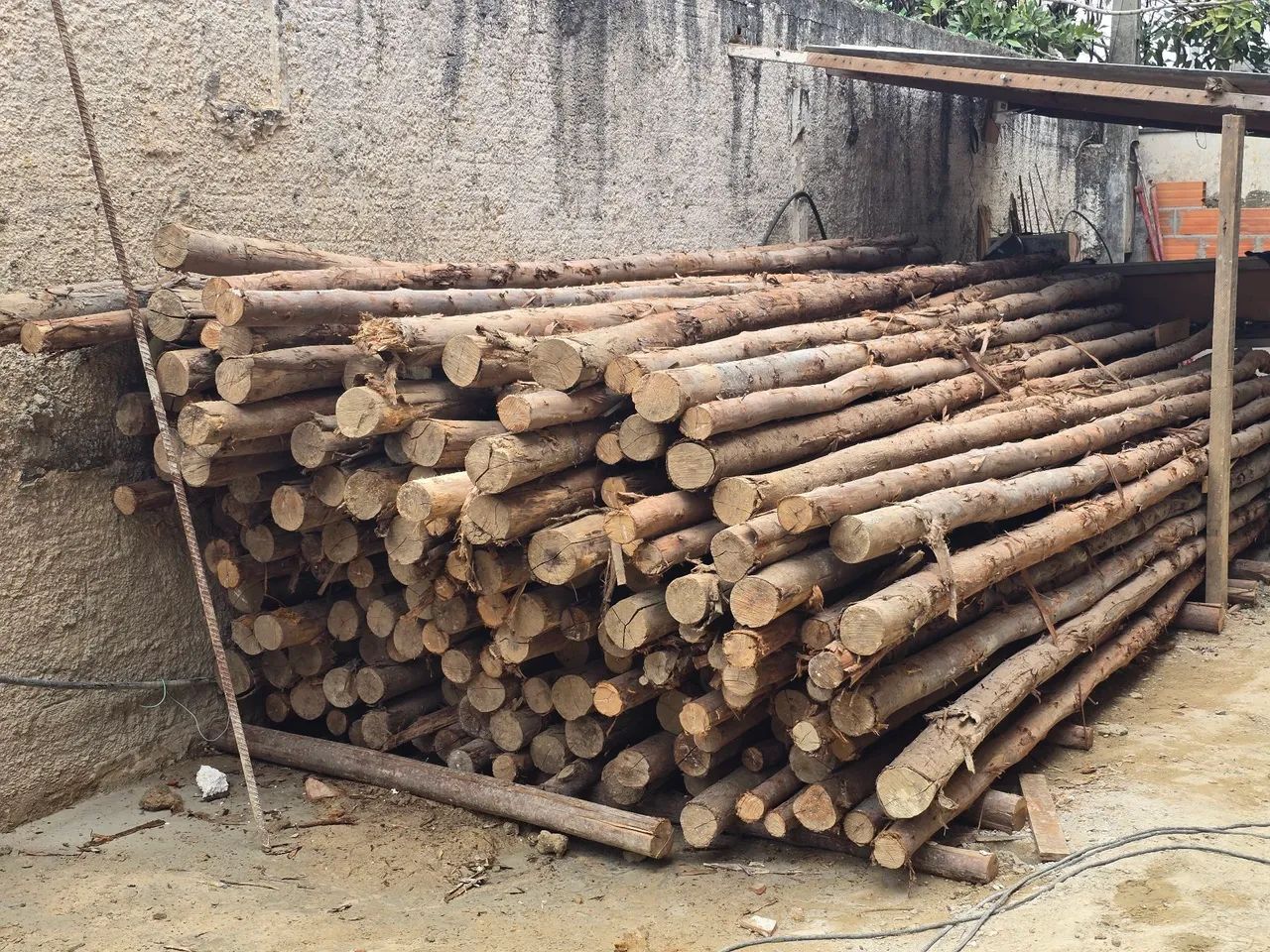 Pontaletes 6m (R$ 20/pc) e sarrafos 10cm (R$ 4/pc) - Foto 2