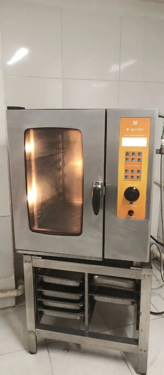 Forno Combinado Wictory WCPR 08 - 220V trifásico - para 8 bandejas - com cavalete e 6 GNs