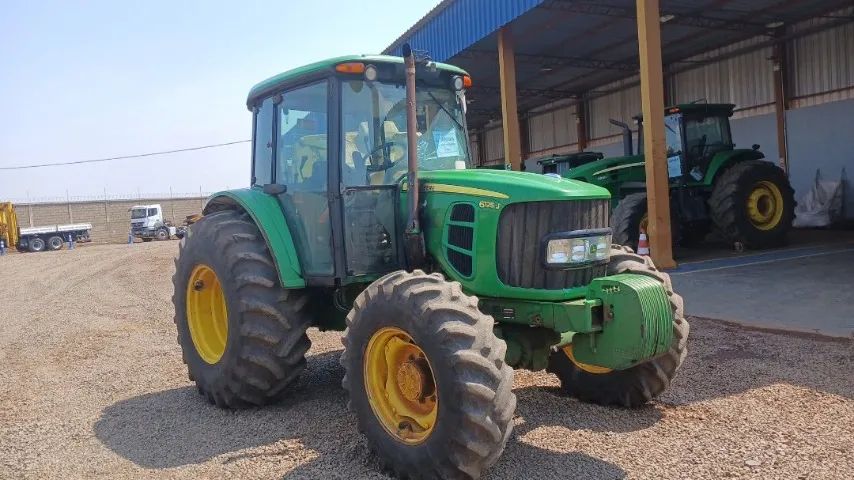 TRATOR CABINADO  JOHN DEERE 6125J 125CV