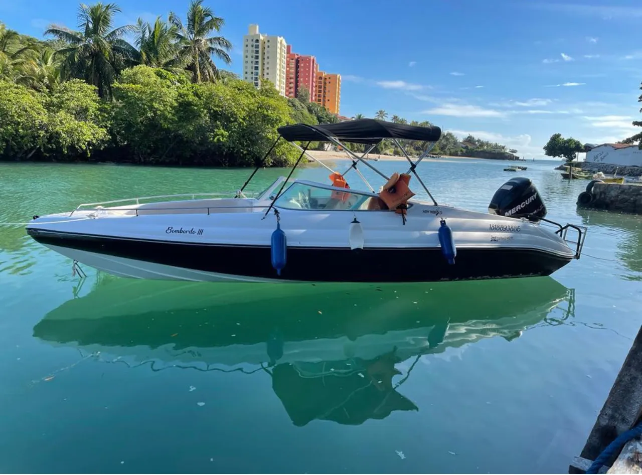 Vendo lancha 23 pés motor 250 HP ano 2014