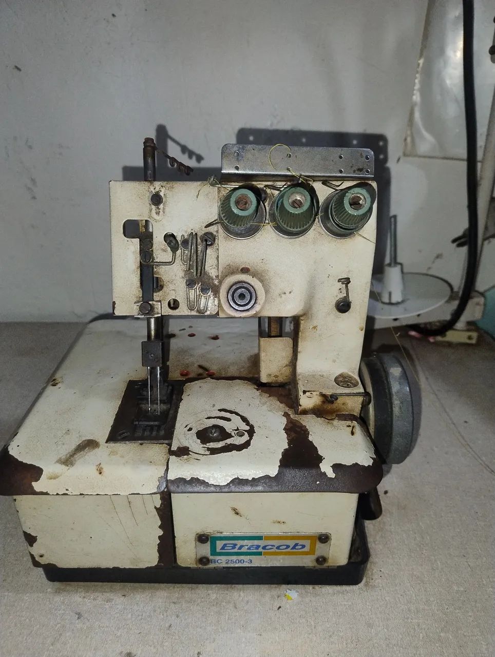 Vendo máquina galoneira